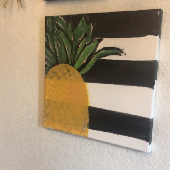 summer pineapple painting! 🍍 - Picture 3 of 6